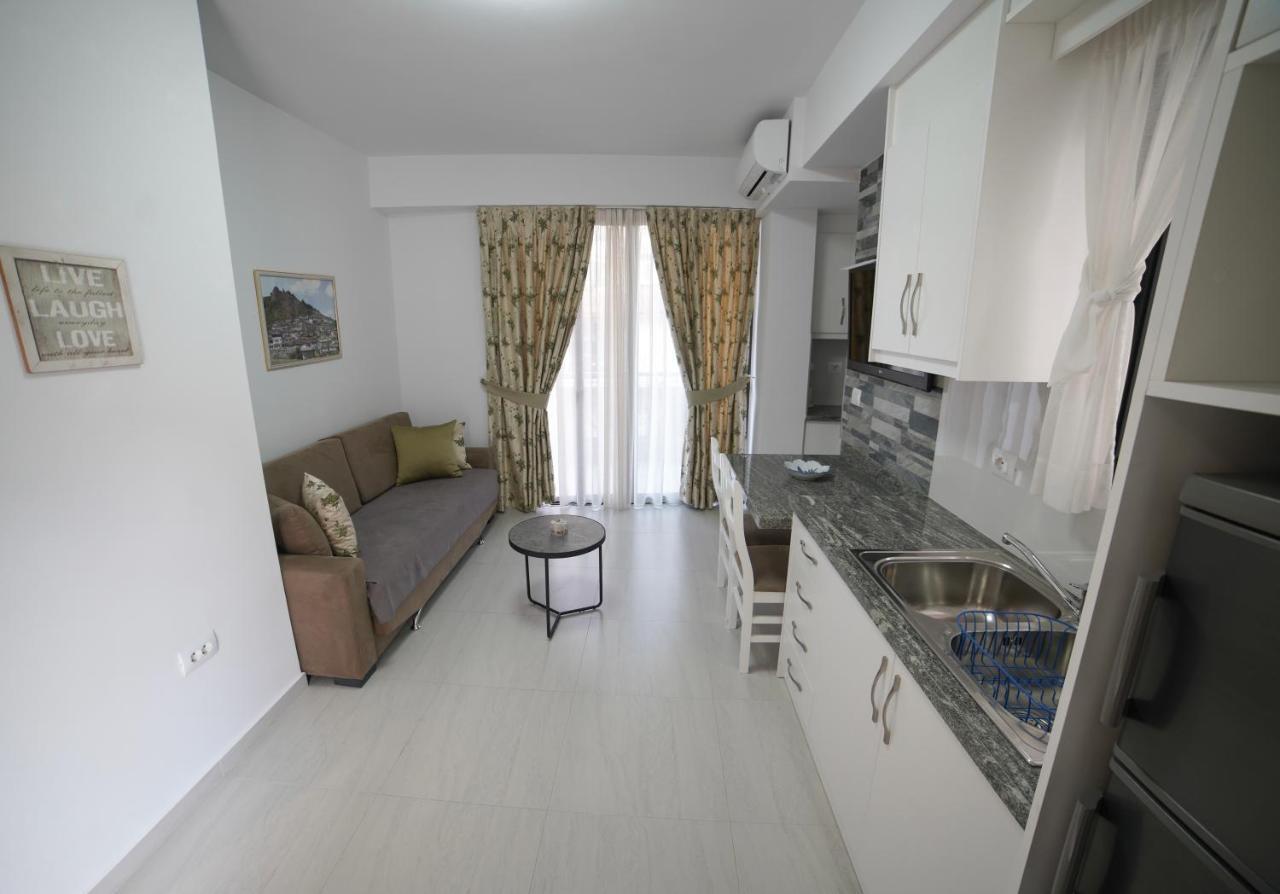 City Glow Apartments Sarandë Exteriör bild